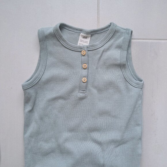 (4/$20) H&M - Cotton Bodysuits (2 Pack) - Picture 5 of 8